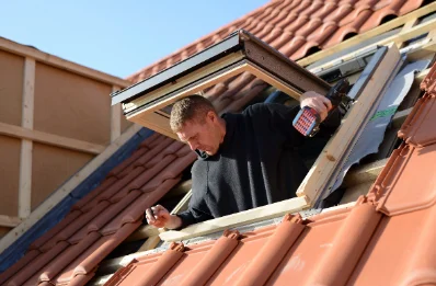 Pose de fenêtres de toit Velux à Montgazin